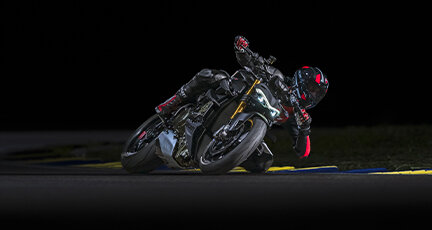 Ducati-Streetfighter-V4-MY23-tech-specs-grid-imgtxt-432x230-02.jpg