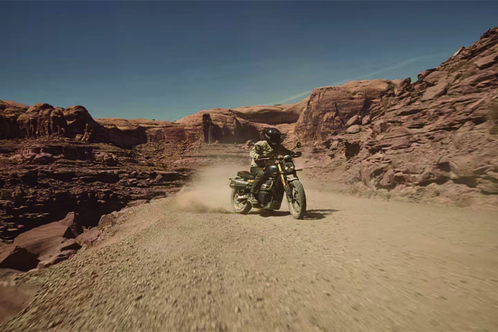 01scrambler-900.jpg