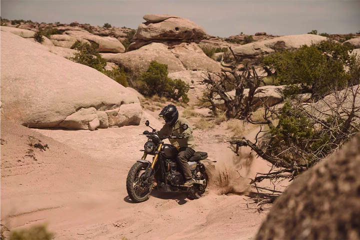 02scrambler-900.jpg