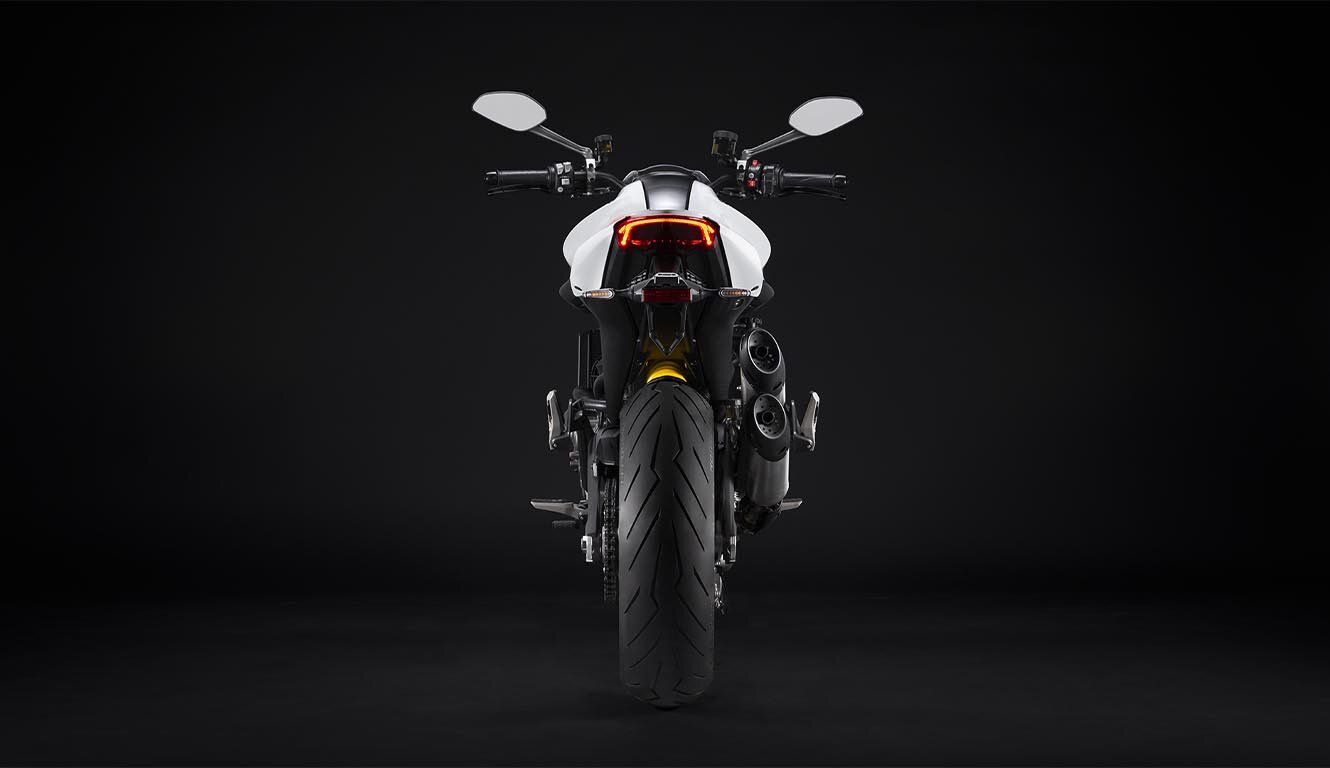 slide_0008_Ducati-Monster-MY24-design-gallery-1920x1080-06.jpg