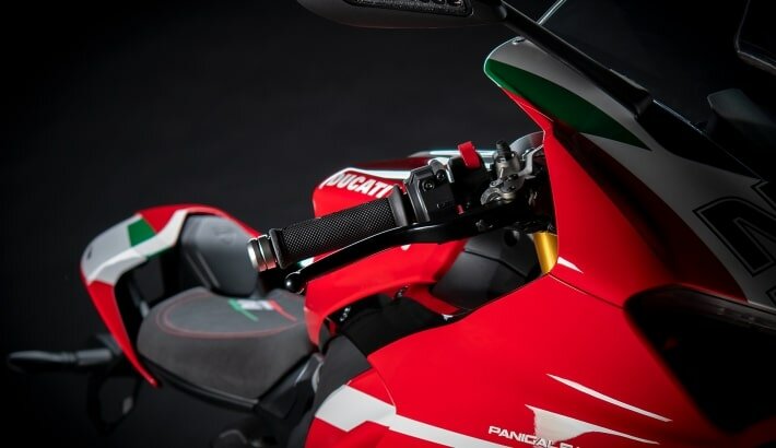 Panigale V2 BAYLISS|【正規販売店】ドゥカティ in モト Panigale V2 BAYLISS|【正規販売店】ドゥカティ in モト