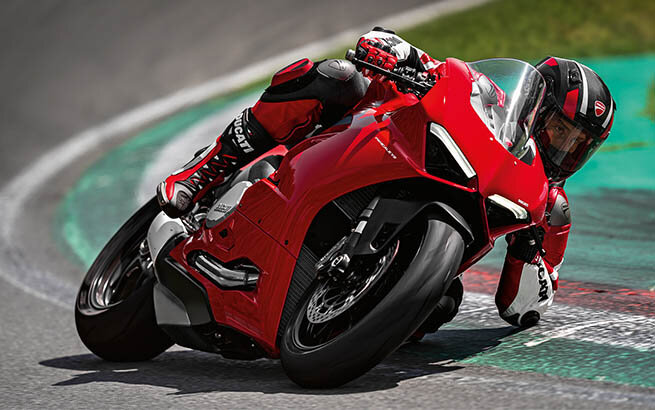 _0012_Panigale-V2-MY20-Ambience-05-Gallery-1920x1080.jpg