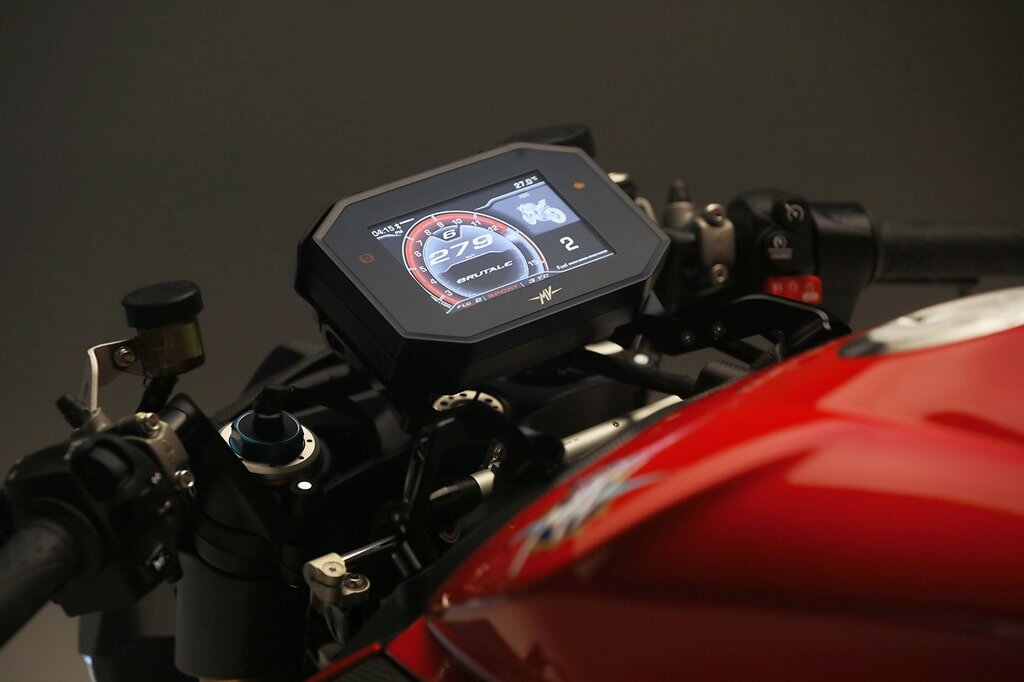 brutale-1000-rr_g14-min.jpg