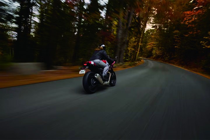 pr4_Thruxton_400.jpg