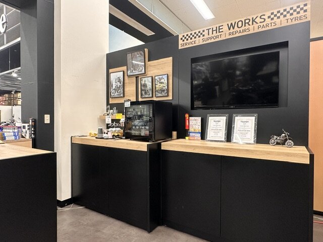 【正規販売店】トライアンフ
